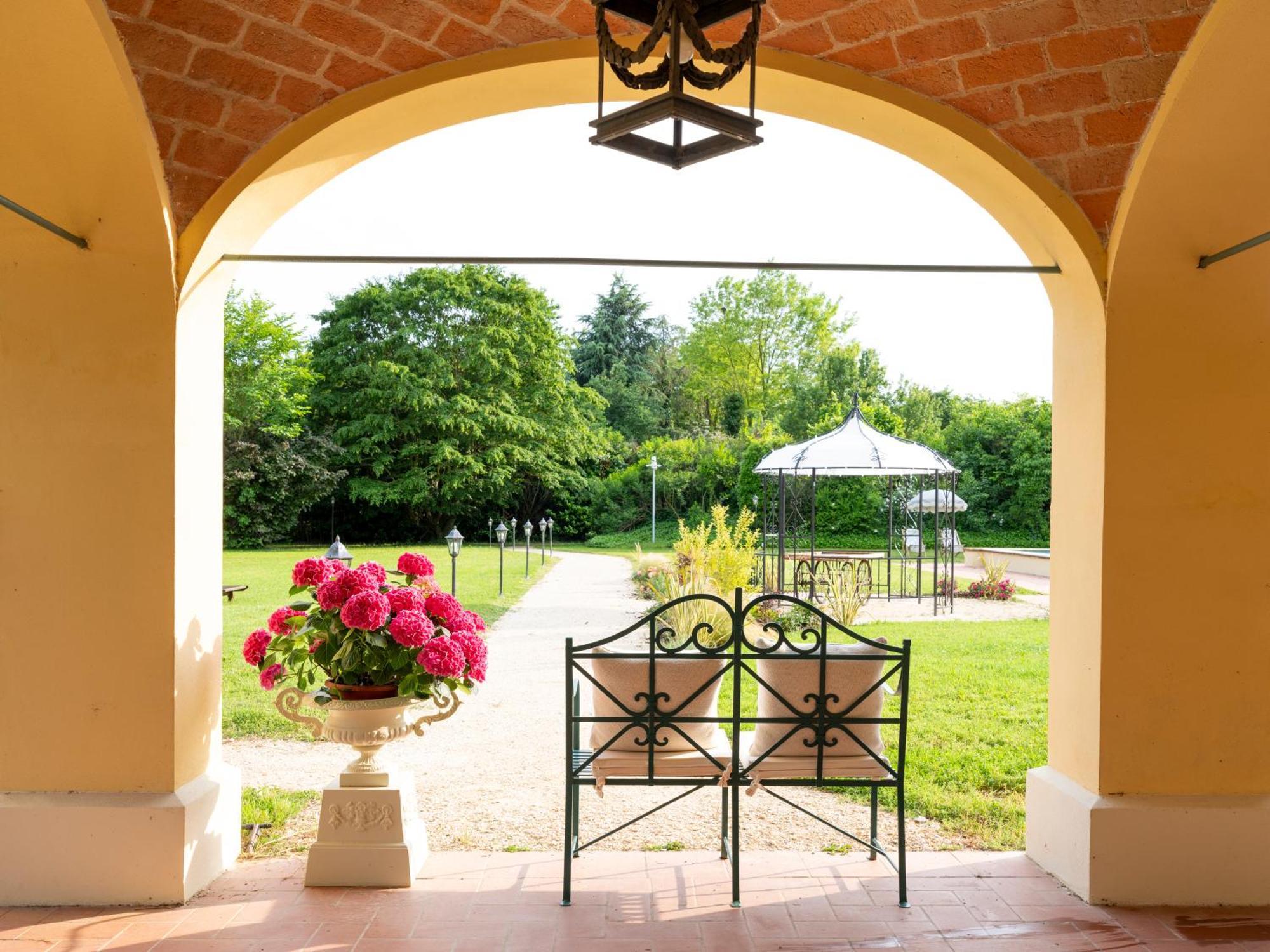Elizabeth Country House, A Member Of Design Hotels Minerbio Exterior foto